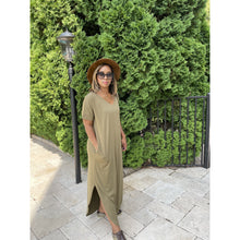 Load image into Gallery viewer, Short Sleeve V-neck Maxi Dress w/ Pockets
